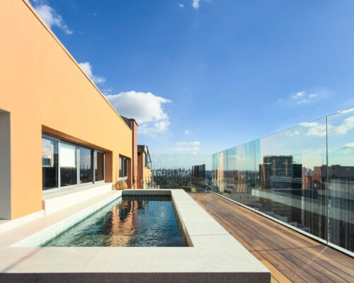 02. área externa com piscina